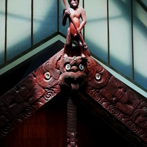 Sculpture faitière de Rauru le wharenui maori du Musée d'ethnologie d'Hambourg