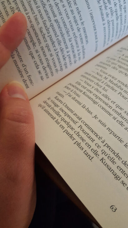 Intérieur du roman policier Un café maison de Keigo Higashino