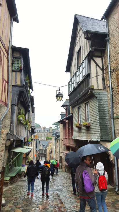 Descente de la rue du Jerzual à Dinan pour l'Instameet Dinan-Léhon 2016