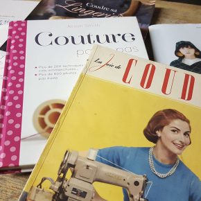 Mes livres de couture attendant que je m'y mette:)