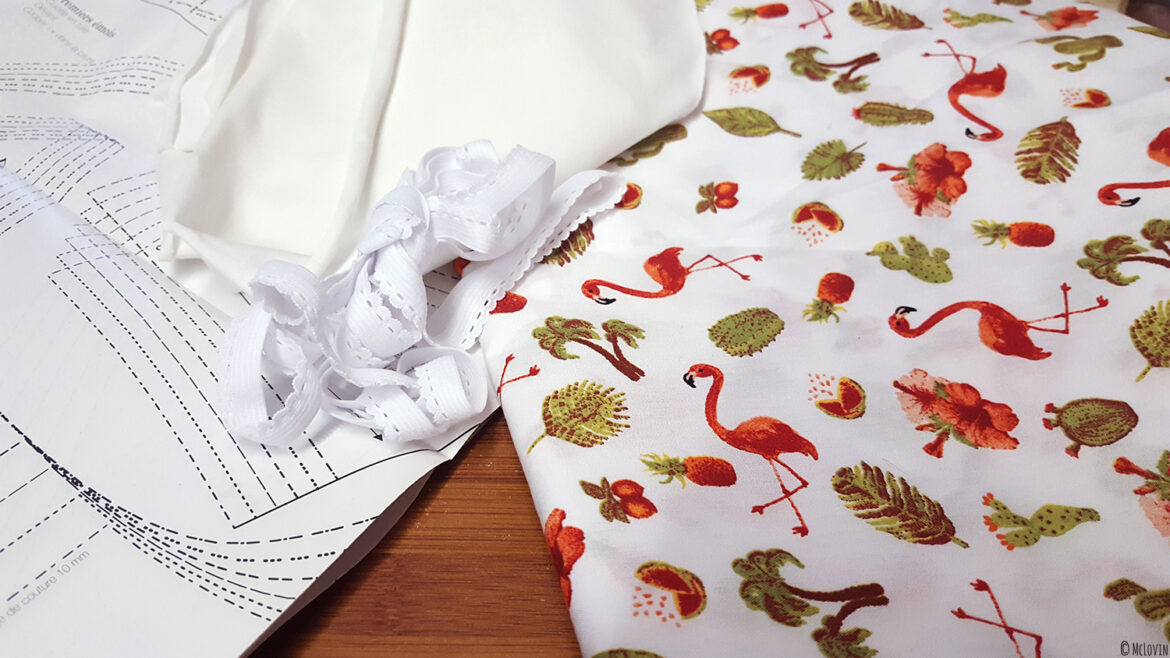 Le matériel pour réaliser la culotte "Pique-nique champêtre" du livre de couture "Coudre sa lingerie" de Katherine Sheers et Laura Stanford.