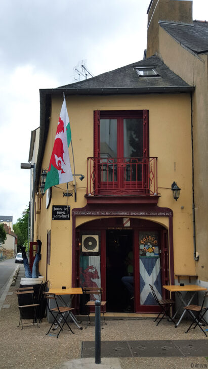 La façade extérieure du Westport Inn, bar et pub irlandais à Rennes.