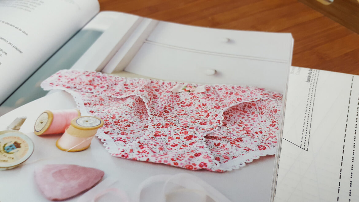 Le modèle pour la réalisation de la culotte "Pique-Nique Champêtre" du livre "Coudre sa lingerie" de Katherine Sheers et Laura Stanford.