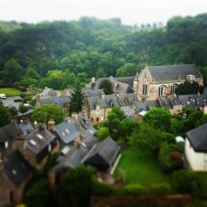 Photo Instagram de l'Abbaye Saint-Magloire vue des remparts du château de Léhon pour l'Instameet Dinan Léhon 2016
